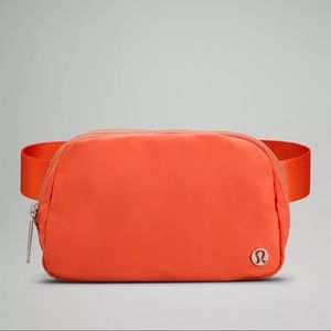 Lululemon everywhere belt bag